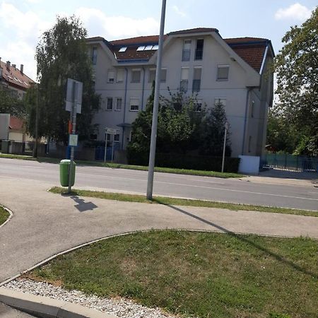 Napko Apartman Шопрон Екстериор снимка