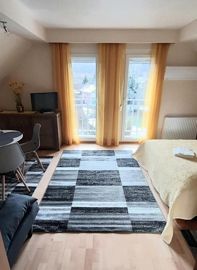 Napko Apartman Шопрон Екстериор снимка