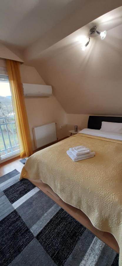 Napko Apartman Шопрон Екстериор снимка