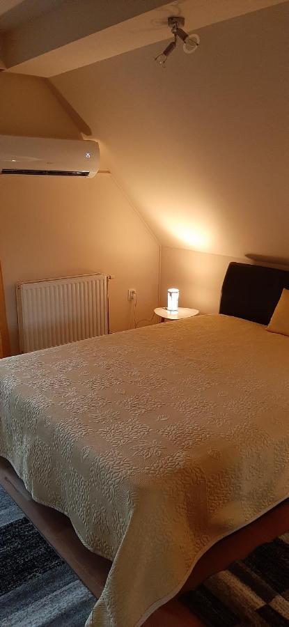 Napko Apartman Шопрон Екстериор снимка