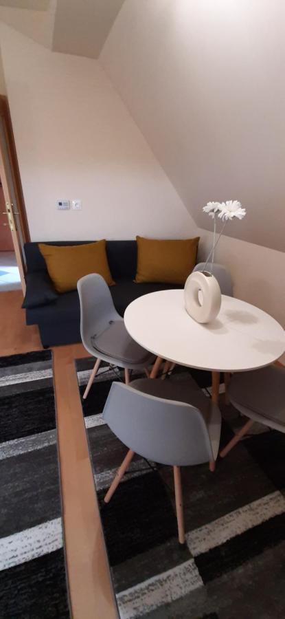 Napko Apartman Шопрон Екстериор снимка