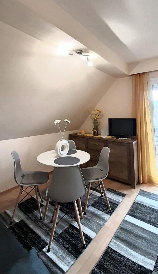 Napko Apartman Шопрон Екстериор снимка
